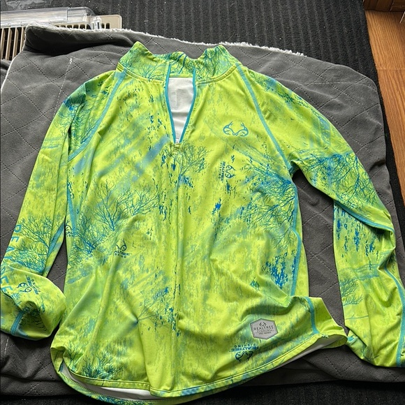 Realtree Pro Series Vibrant Green Fishing Shirt - Picture 1 of 7